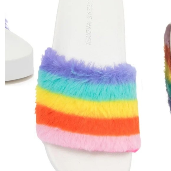 🔥HOST PICK 🔥 STEVE MADDEN Pride Rainbow softy faux fur slides - Picture 3 of 3